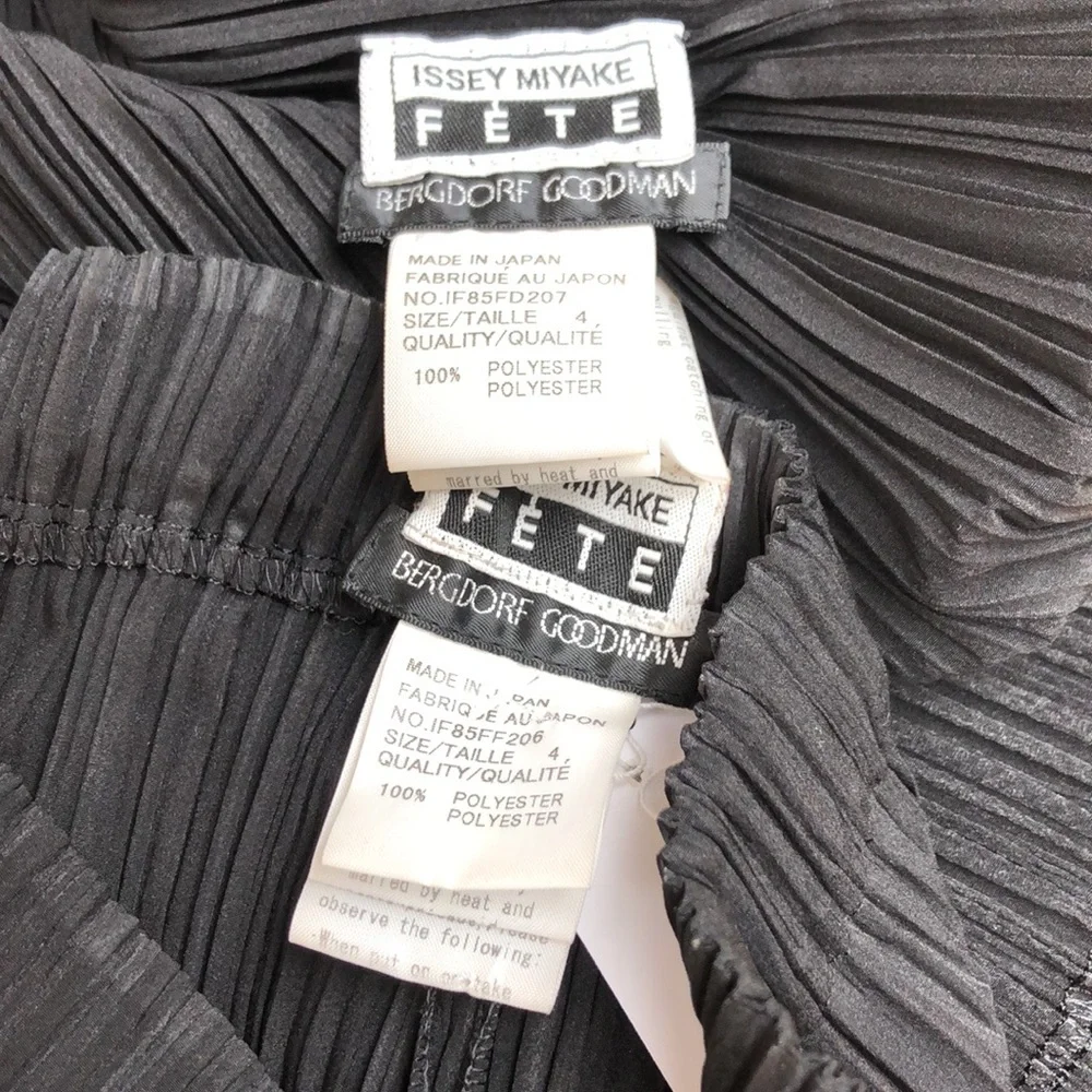 Issey Miyake Fete Fully Pleated Black Blazer and Pant Suit - Picture 13 of 13